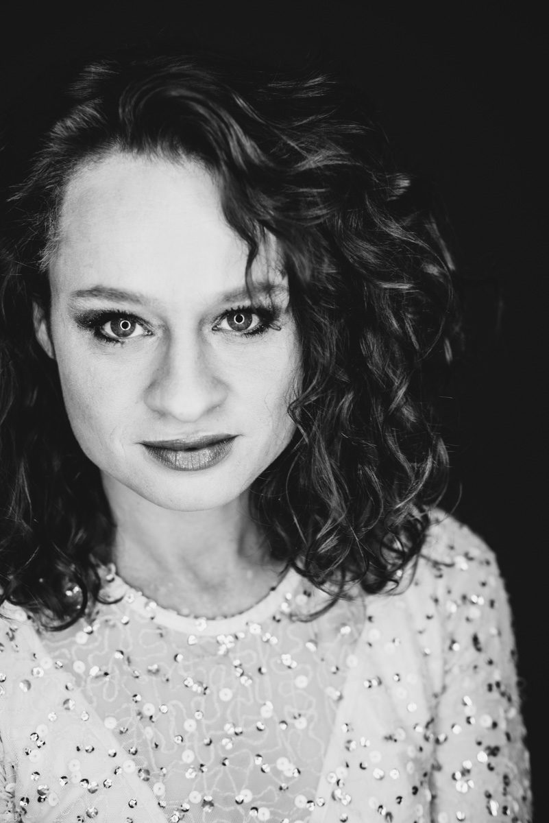 portrait-maria-blackwhite-1